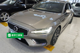 沃尔沃S60 2021款 T4 智远豪华版
