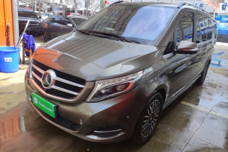 奔驰V级 2017款 V 260 L 尊贵加长版