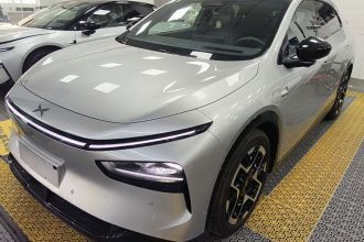 小鹏G7 2025款 702 超长续航 Ultra