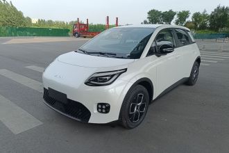 埃安 AION UT 2025款 330星辉版