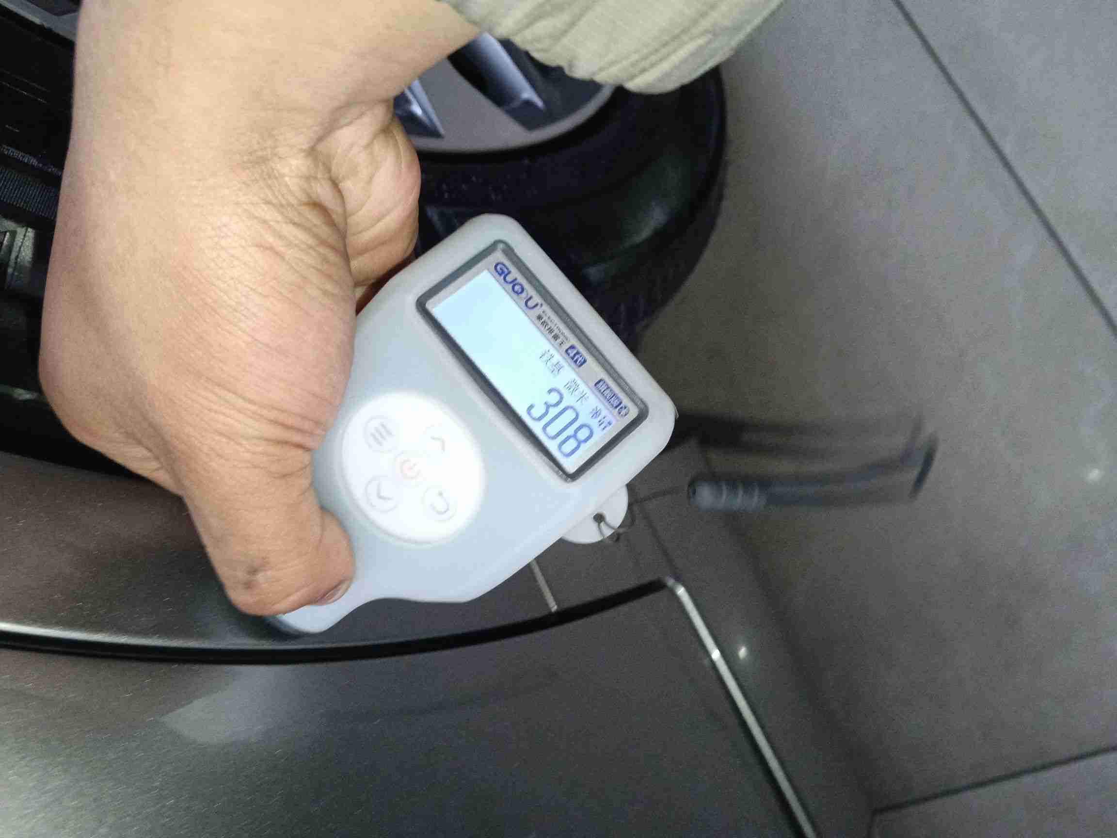 车辆左后侧视角展示