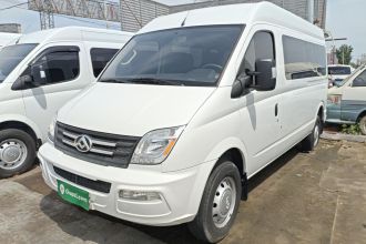 上汽大通MAXUS 新途V80 2023款 2.0T 手动经典傲运通长轴中顶6/7/8/9座