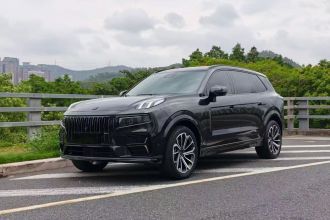 领克09 EM-P 2024款 2.0TD EM-P 四驱ULTRA 六座