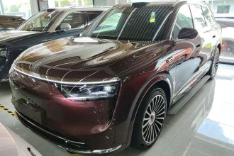 鸿蒙智行 问界M8 2025款 增程 Ultra版 53.4kWh 5座版 (192线激光雷达）