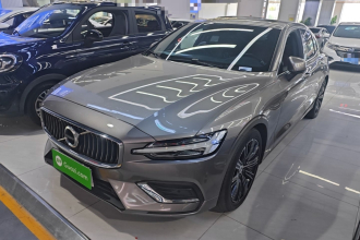沃尔沃S60 2022款 B4 智远豪华版