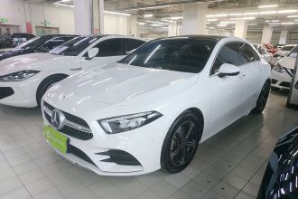 奔驰A级 2022款 改款三 A 200 L 运动轿车时尚型