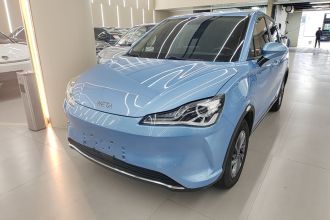 哪吒汽车 哪吒V 2022款 潮 300 Lite 三元锂