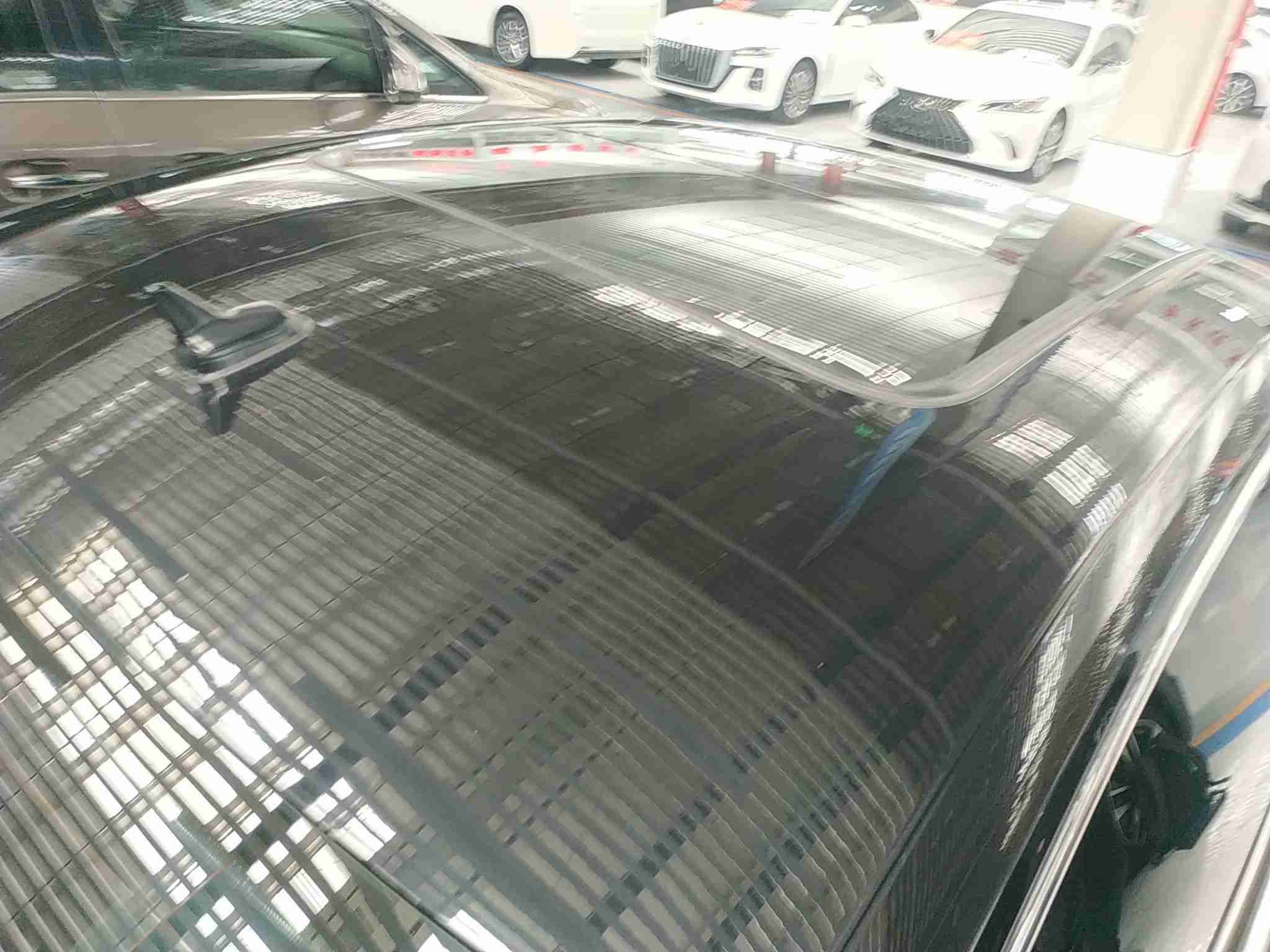 车顶冰雹砸击痕迹实拍