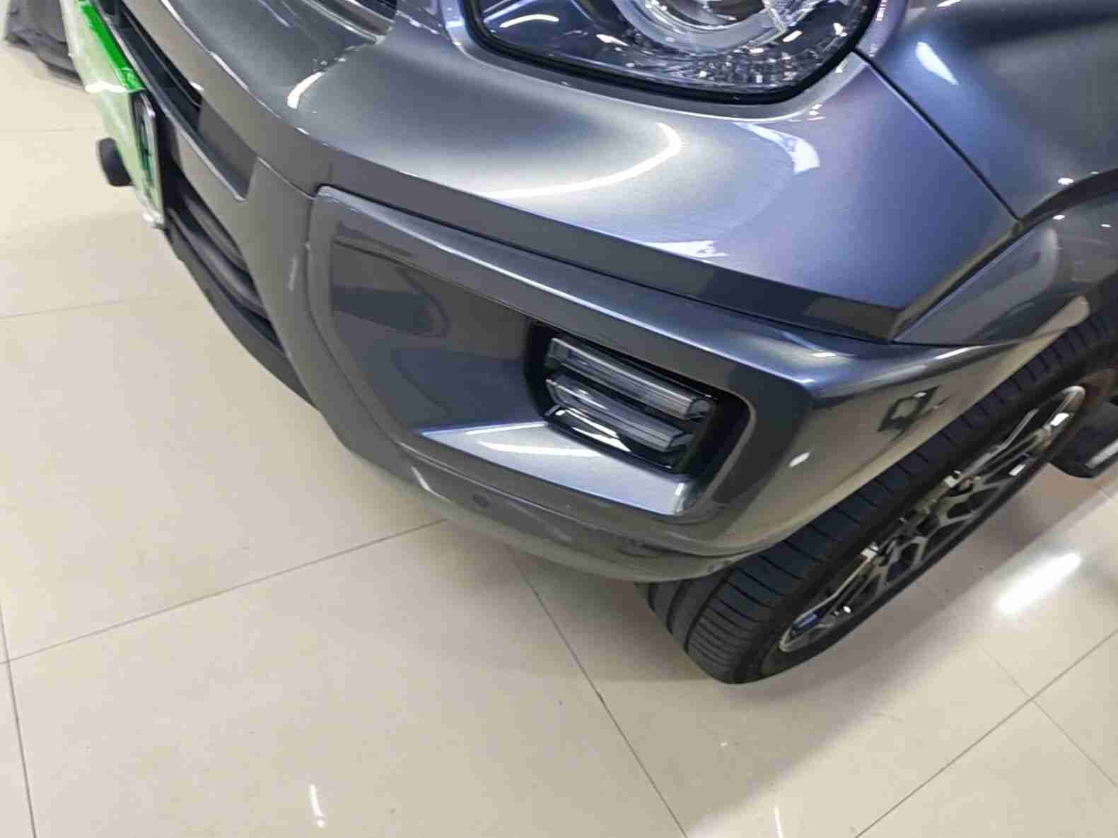 前雾灯维修痕迹实拍