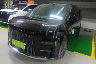 极氪009 2024款 六座行政版四驱 108kWh