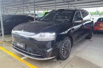 鸿蒙智行 问界M9 2025款 增程 Max版 52kWh 6座版 (192线激光雷达）