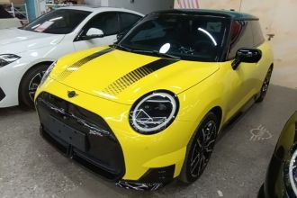 电动MINI COOPER 2024款 452km COOPER SE 赛车手