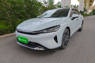 宝骏享境 2025款 插混 140km豪华版