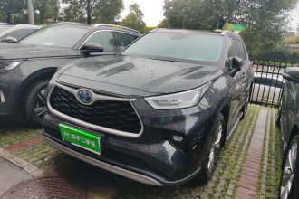 丰田 汉兰达 2022款 双擎 2.5L 两驱尊贵版 7座