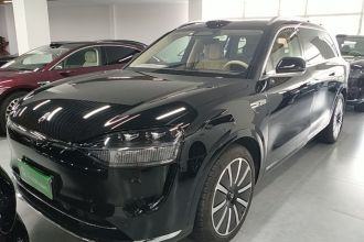 鸿蒙智行 问界M9 2024款 增程 Ultra版 42kWh 6座版
