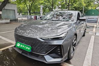 长安UNI-V 2022款 1.5T 尊贵型