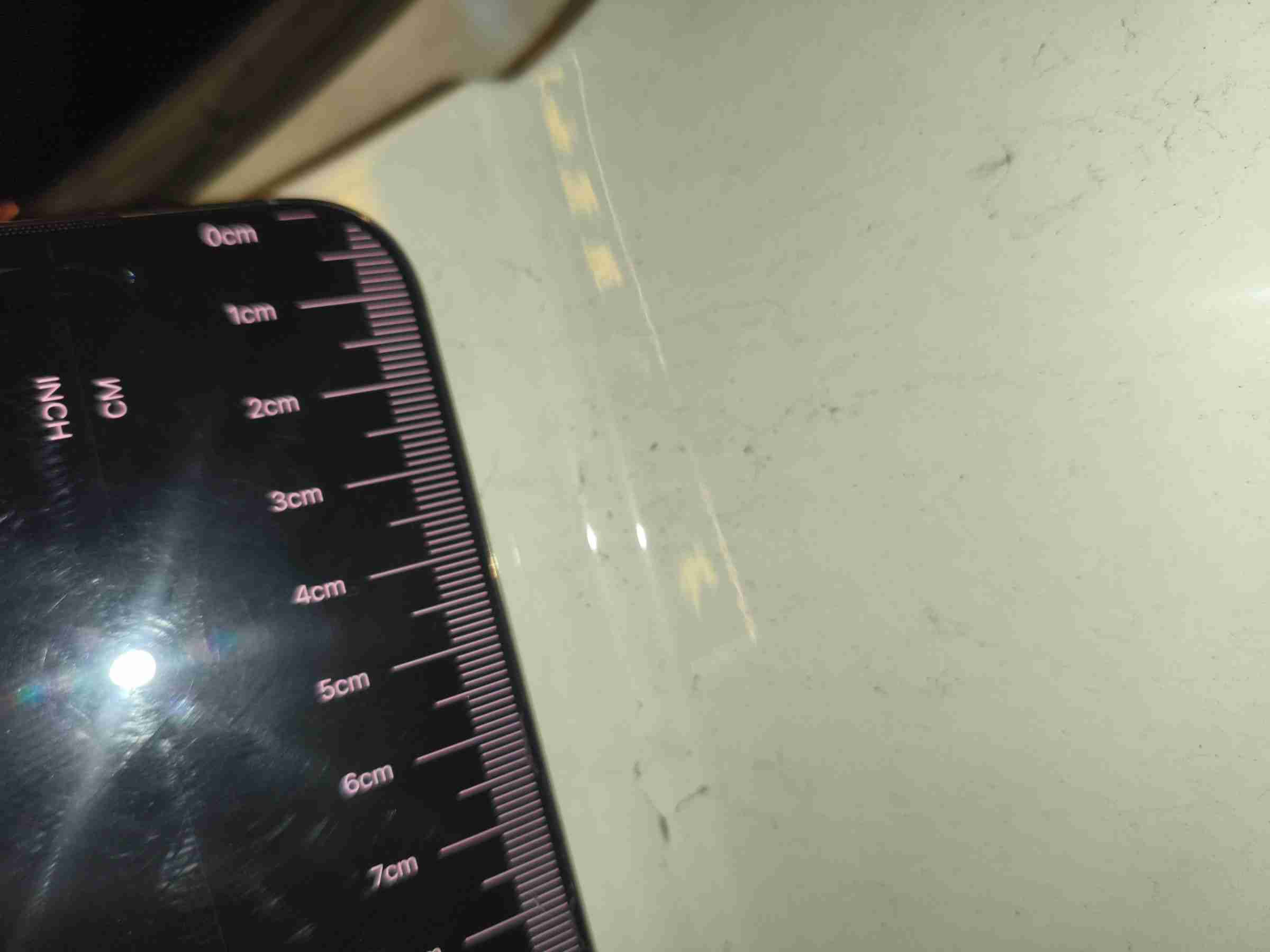 后保险杠漆面损伤特写