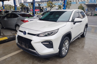 丰田 威兰达 2022款 双擎 2.5L E-CVT两驱尊贵版