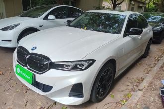 宝马i3 2023款 eDrive 40 L 曜夜套装