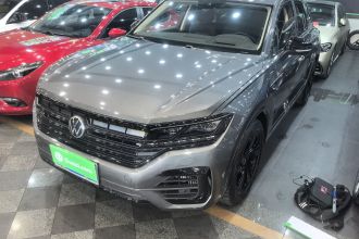 大众 途锐 2021款 3.0TSI 锐享版 曜黑运动套装
