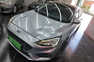 福特 福克斯 2021款 两厢 EcoBoost 180 自动锋潮型