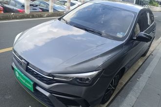 荣威i5 2021款 1.5L CVT黑金版