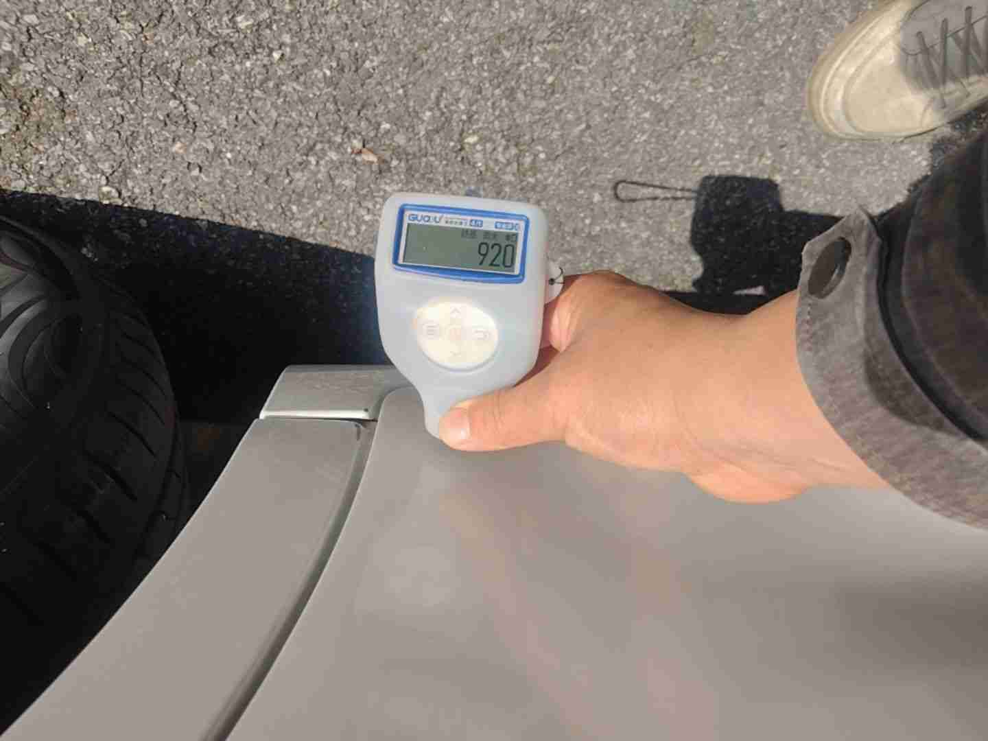 左侧后门钣金修复痕迹实拍