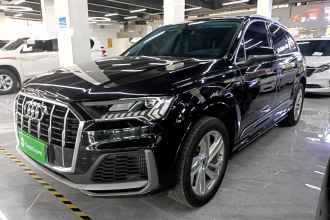 奥迪Q7 2021款 55 TFSI quattro S line运动型