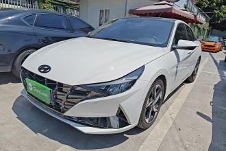现代 伊兰特 2022款 240TGDi DCT LUX尊贵版