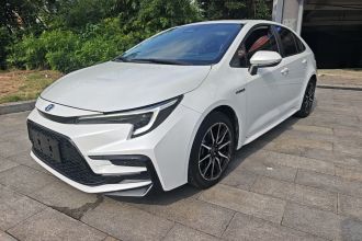 丰田 雷凌 2023款 智能电混双擎 1.8L 运动版