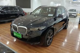 宝马X5 2023款 xDrive 30Li 尊享型M运动曜夜套装