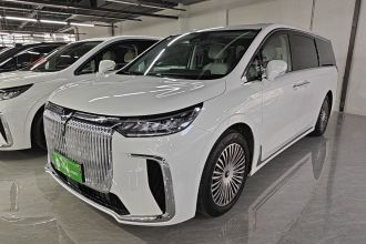 岚图汽车 岚图梦想家 2025款 PHEV 四驱尊贵鲲鹏版
