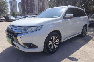 三菱 欧蓝德 2021款 2.0L 两驱畅享版 5座