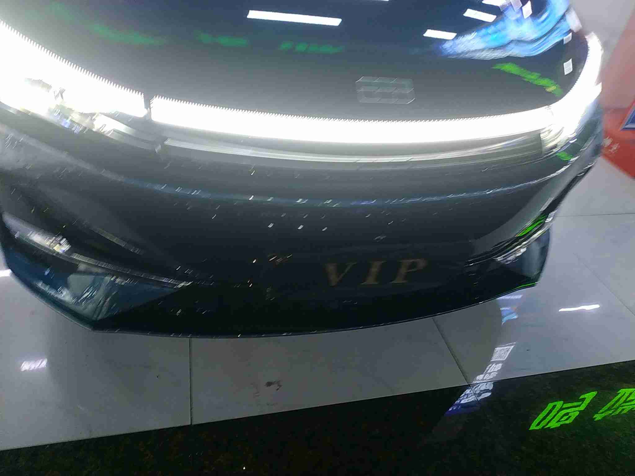 车头中网拆卸痕迹实拍