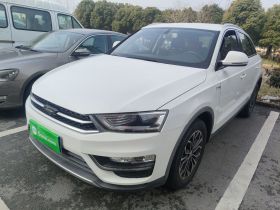 众泰SR7 2017款 1.5T CVT魔方之心版