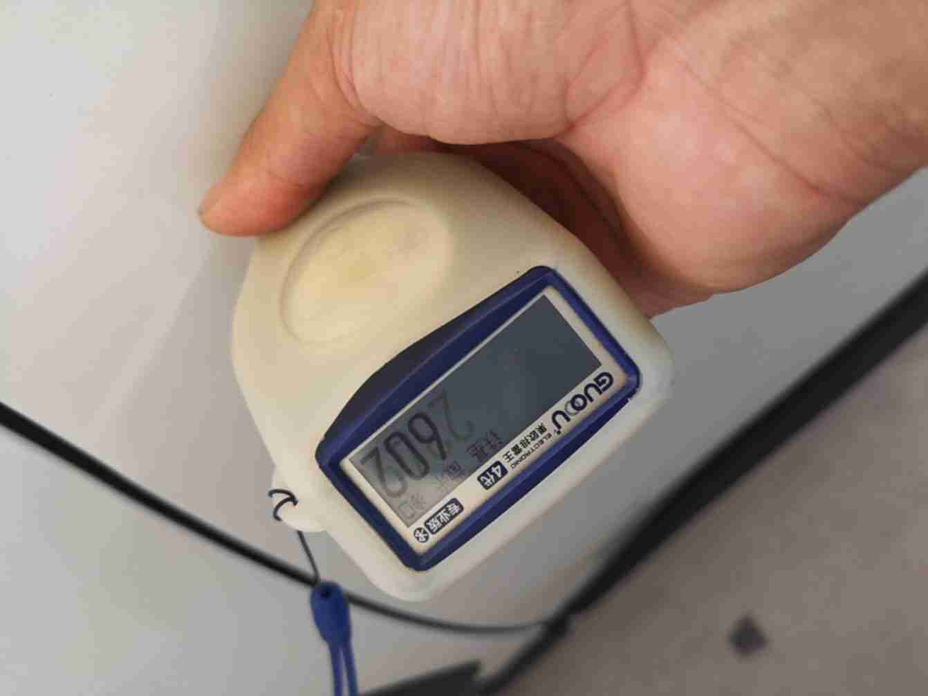 左侧前门漆面钣金补漆实拍