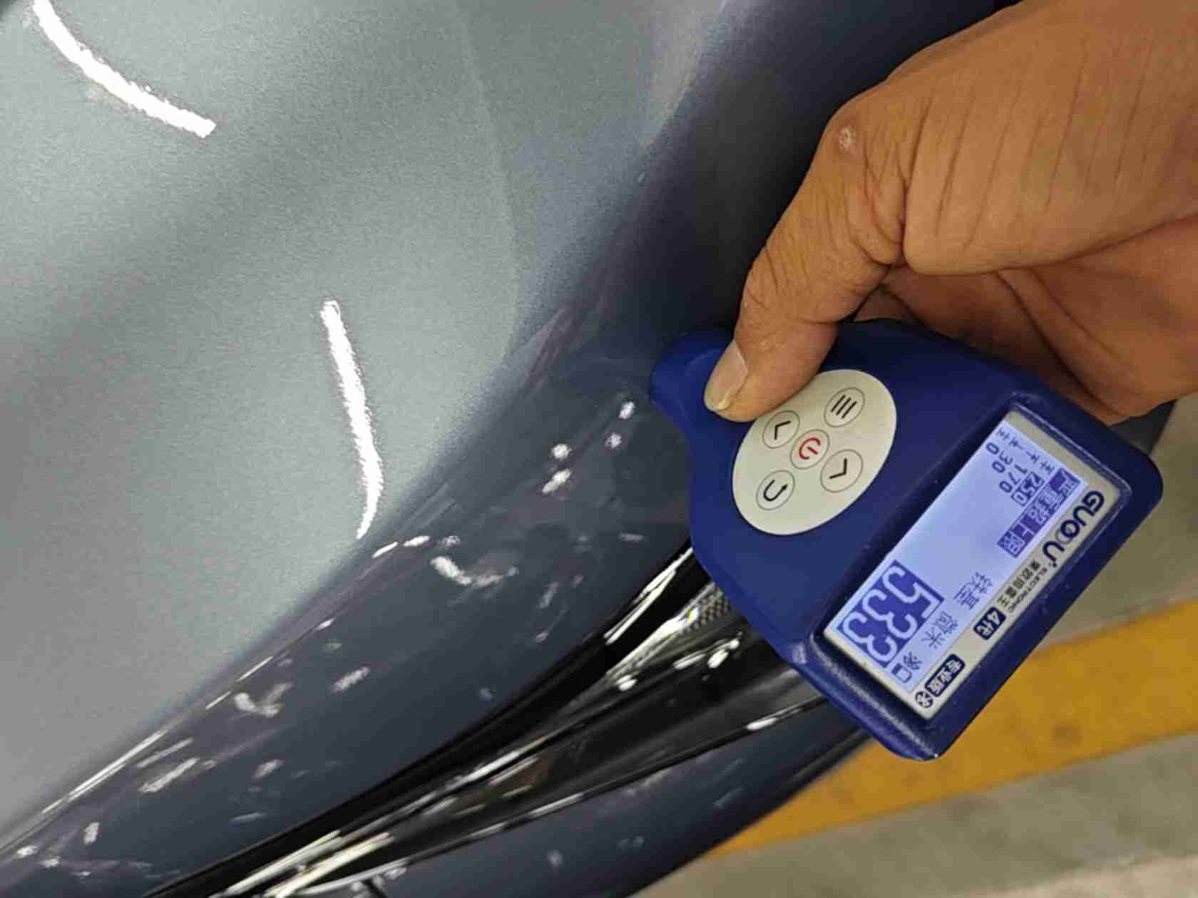 发动机舱盖钣金修复整体情况实拍