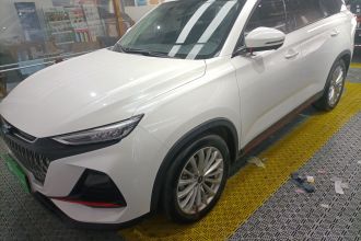 长安欧尚X7 PLUS 2022款 1.5T 蓝鲸版自动尊贵型 7座