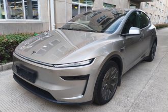 特斯拉 Model Y L 2025款 长续航全轮驱动版