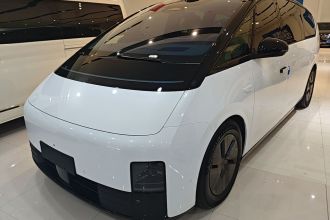 理想汽车 理想MEGA 2025款 Home 家庭特别版