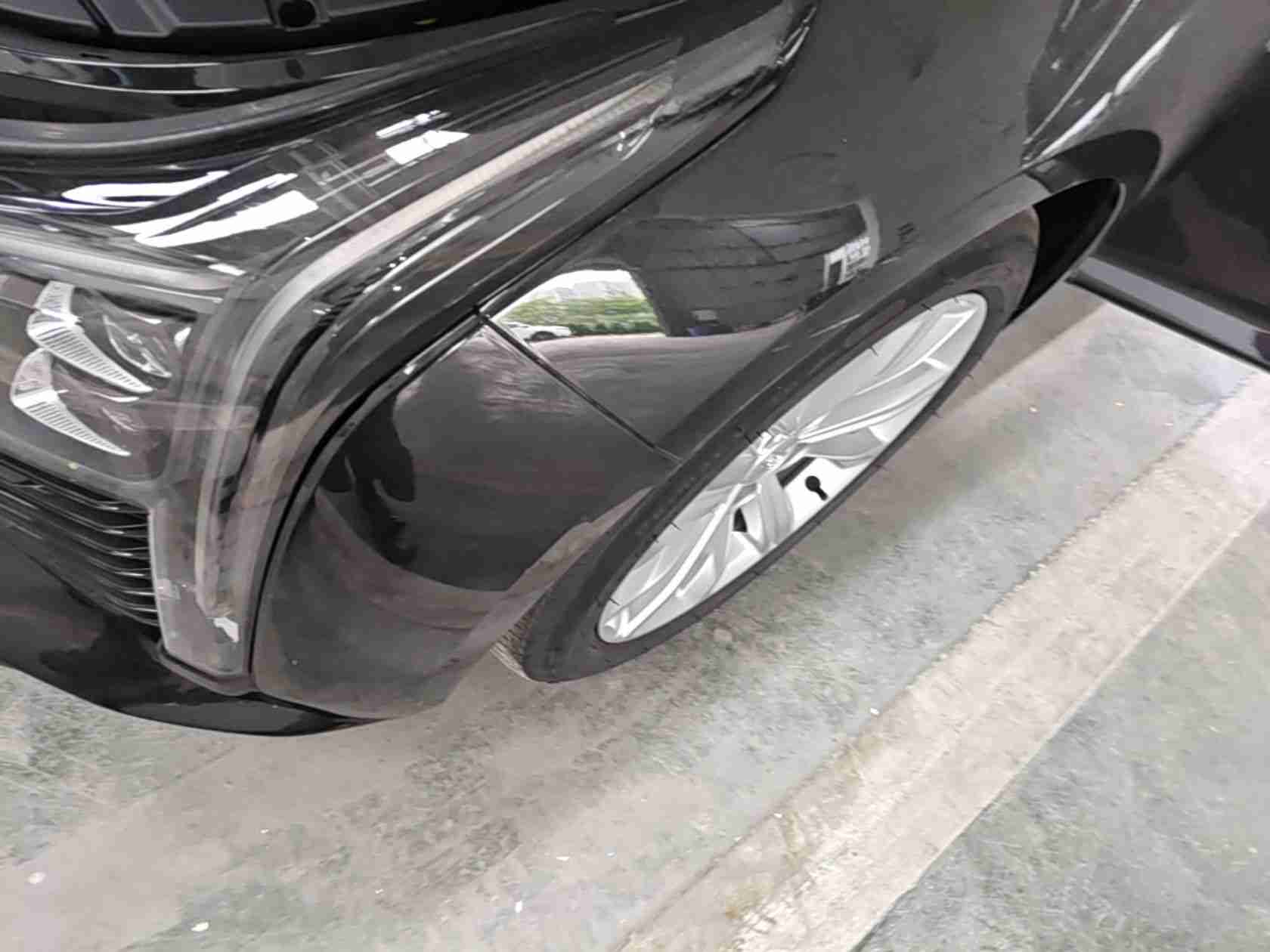 前保险杠安装异常部位实拍