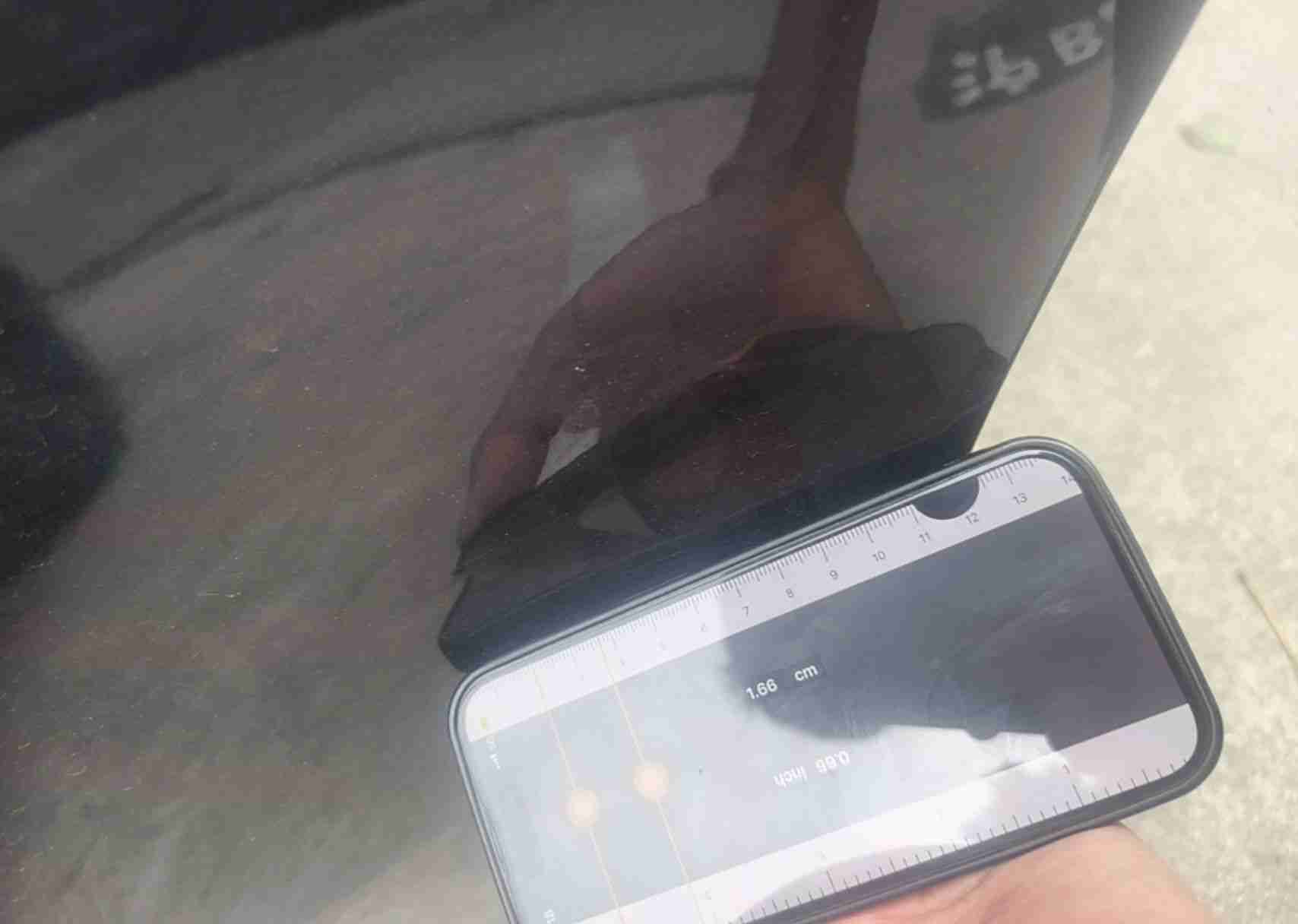 左侧后门轻微变形实拍