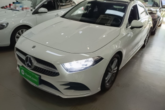 奔驰A级 2022款 改款 A 180 L 运动轿车