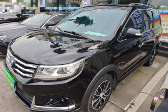 东风风行 风行SX6 2019款 1.6L 手动尊享型 国VI