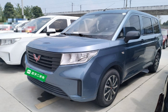 五菱汽车 五菱宏光PLUS 2020款 1.5L 手动标准型 7座