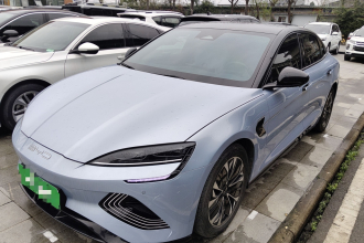 比亚迪 海豹 2022款 550km 标准续航后驱版尊贵型