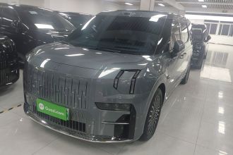 极氪009 2024款 七座过道版四驱 108kWh