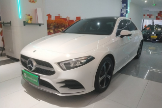 奔驰A级 2022款 改款三 A 200 L 运动轿车时尚型