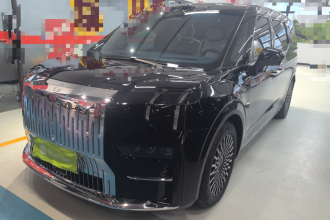 极氪009 2024款 七座过道版四驱 108kWh