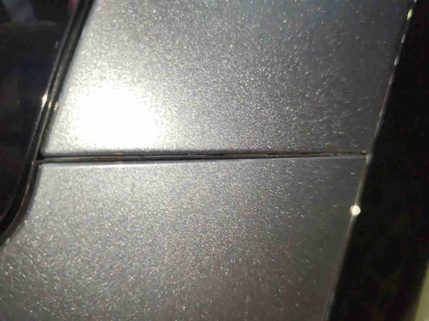 前保险杠安装异常位置实拍